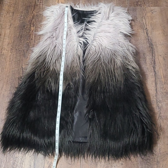 Faux fur vest - Picture 2 of 4